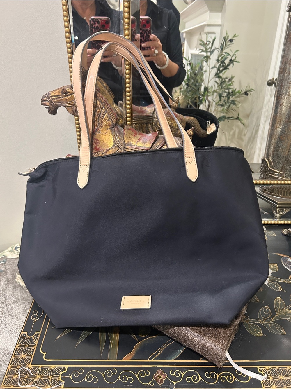 Hadley handbag carryall